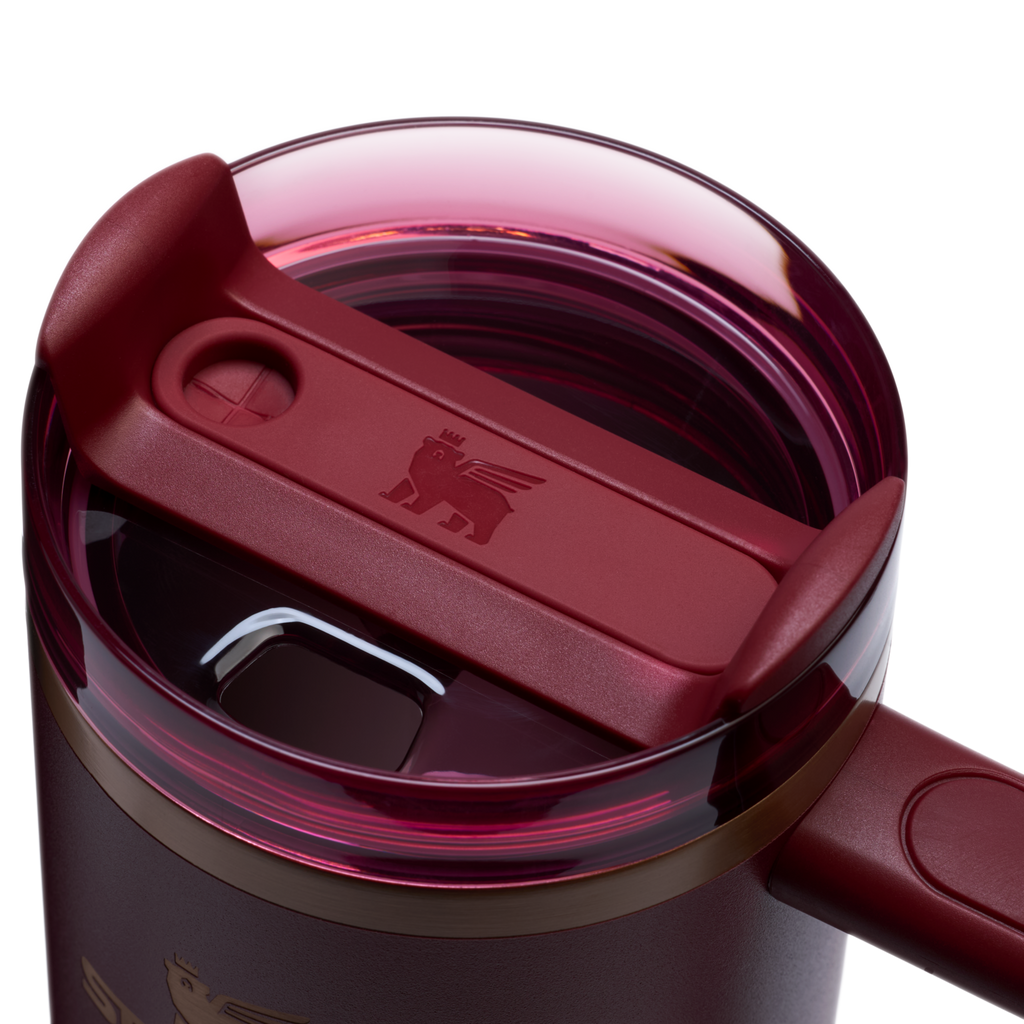 Large Capacity The Quencher H2.0 Flowstate Tumbler | Stanley Create D331C - Double-Wall Vacuum Insulated Travel Tumbler with Straw Detail